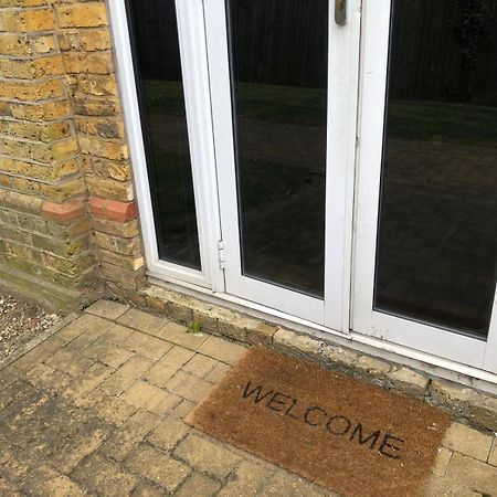 Spacious King Room With Private Entrance - Near Emirates And Camden And King'S Cross - 5 Min To Tube Finchley Kültér fotó