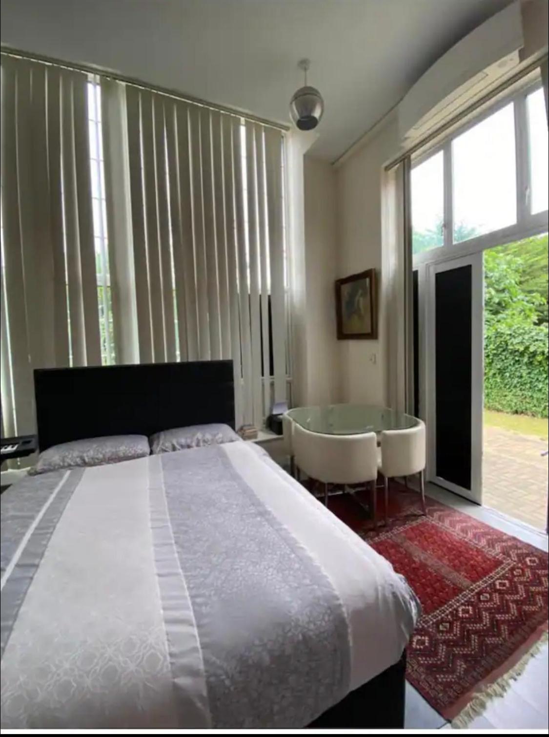 Spacious King Room With Private Entrance - Near Emirates And Camden And King'S Cross - 5 Min To Tube Finchley Kültér fotó