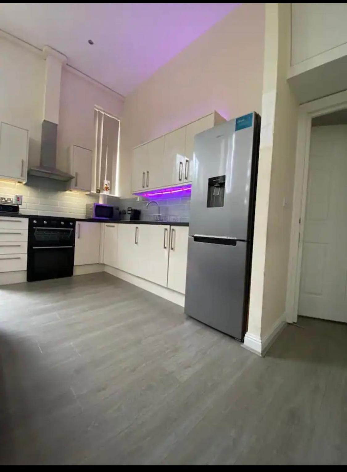 Spacious King Room With Private Entrance - Near Emirates And Camden And King'S Cross - 5 Min To Tube Finchley Kültér fotó