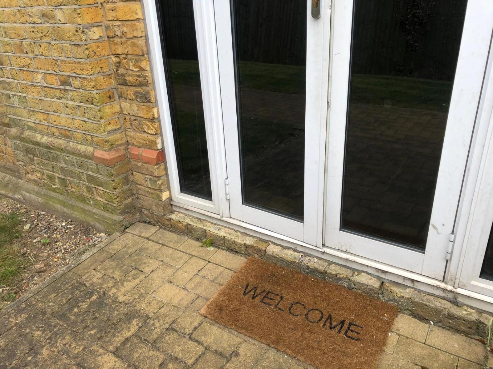 Spacious King Room With Private Entrance - Near Emirates And Camden And King'S Cross - 5 Min To Tube Finchley Kültér fotó